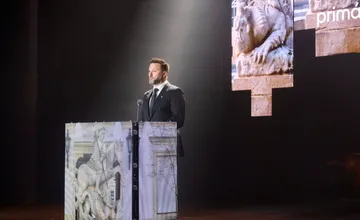 Matúš Vallo udelil ôsmim Bratislavčanom Cenu primátora, ocenil Mikloška, Lipu, ale aj Zuzulovú