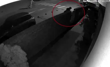 VIDEO: V Ivanke vyčíňajú otravní vandali.  Zvonenie, kopance do brán a nočný teror! Obyvatelia toho už majú dosť