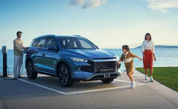 BYD uvádza na slovenský trh dve nové SUV. Elektrické ATTO 3 EVO dopĺňa hybridný SEALION 5 DM-i