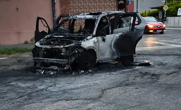 VIDEO: V Petržalke sledovali obyvatelia podvečer hustý dym a hlasné výbuchy