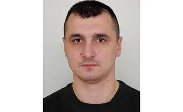 Vladimír z Bratislavy je nezvestný už pár dní, na hrudi a rukách má tetovania. Pátrajú po ňom policajti z Pezinka