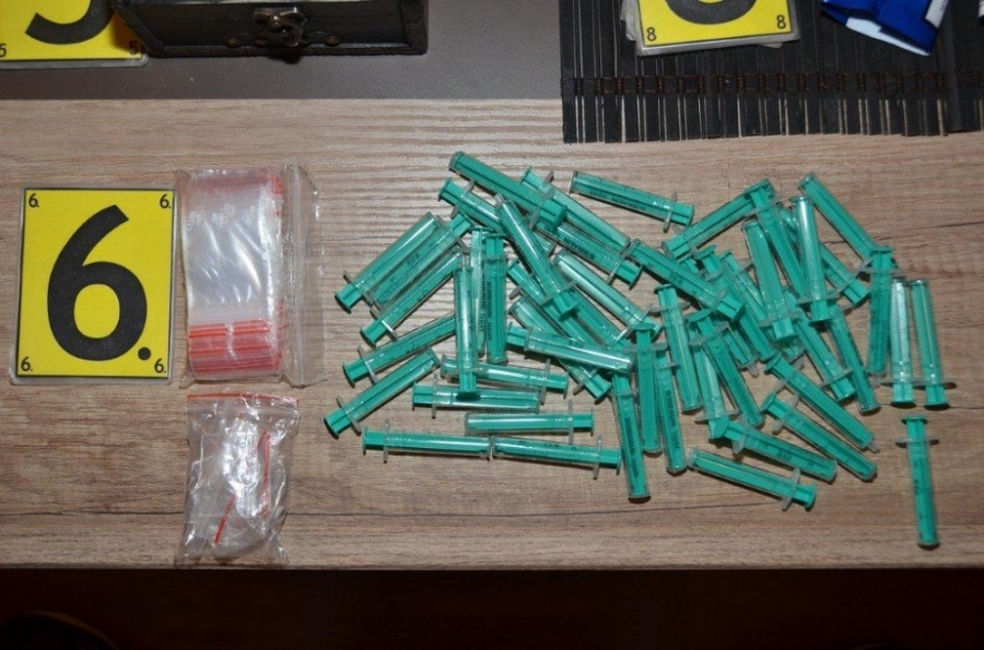 Policajti zaistili takmer 1450 dávok pervitínu, foto 4