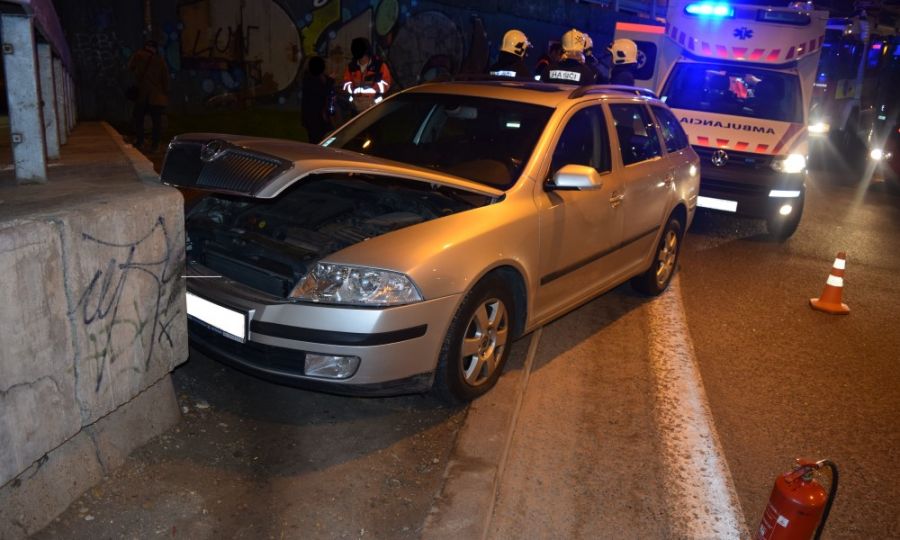 Dopravná nehoda v Bratislave 2.11.2017 na zjazde z mosta SNP, foto 2