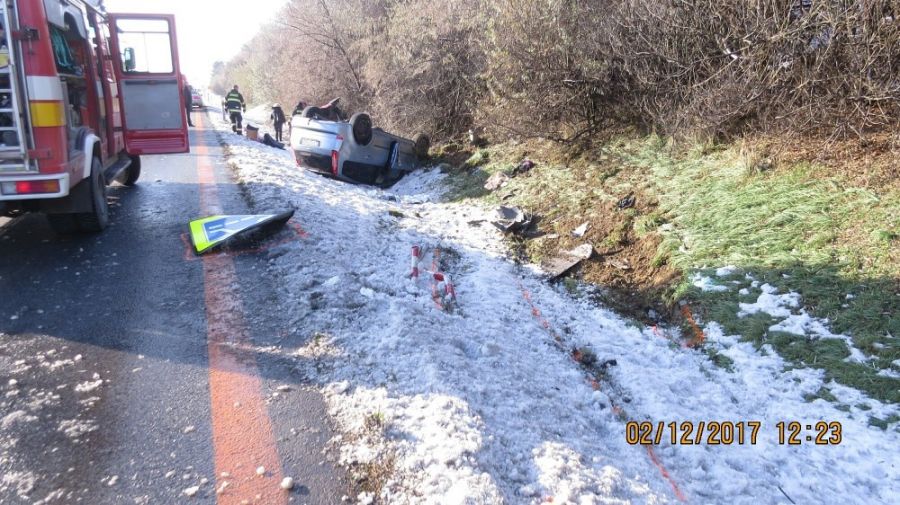 Dve dopravné nehody riešila polícia počas prvej decembrovej soboty  na diaľnici D1, foto 3