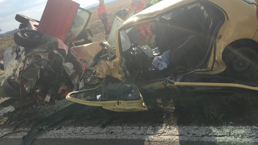 Medzi Budmericami a Modrou došlo k tragickej dopravnej nehode, čelnú zrážku vodič neprežil, foto 1