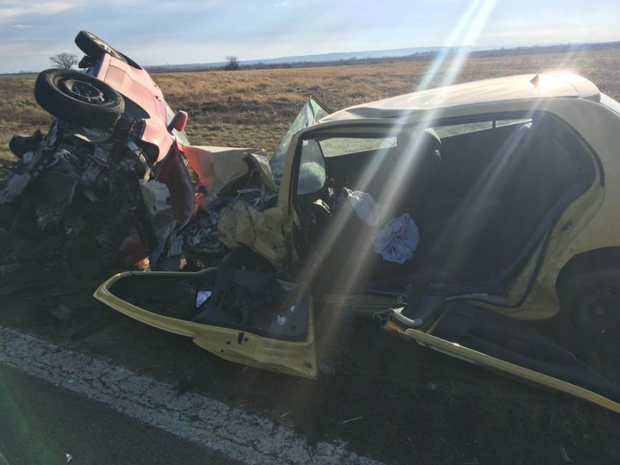 Medzi Budmericami a Modrou došlo k tragickej dopravnej nehode, čelnú zrážku vodič neprežil, foto 3