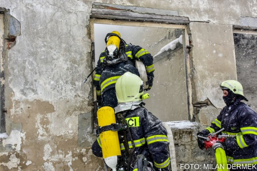 Na odbornom výcviku dobrovoľných hasičov v Lešti sa zúčastnili aj členovia DHZ z Rusoviec a Ružinova, foto 22