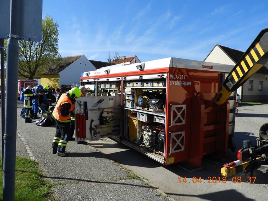 Bratislavskí hasiči si overili a doplnili zručnosti na medzinárodnom cvičení so škodlivými látkami, foto 7