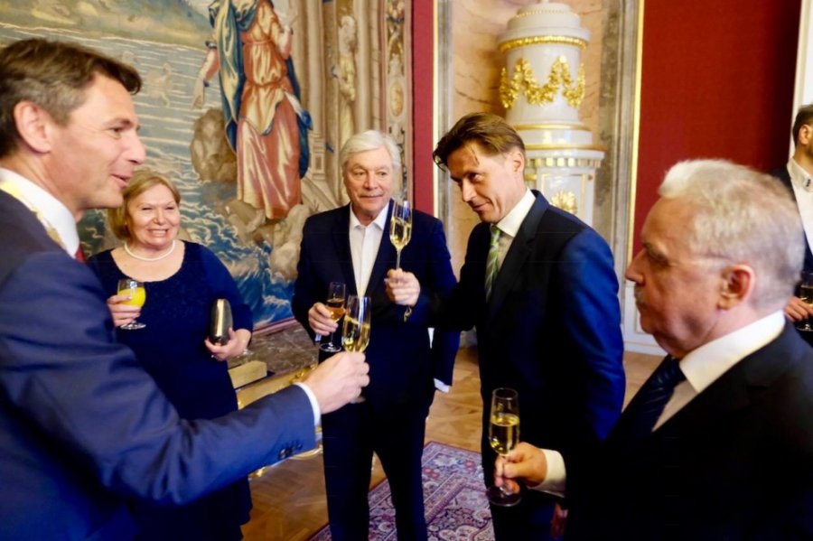 Cenu primátora si v piatok 20. apríla z rúk Iva Nesrovnala prevzalo 12 ocenených laureátov, foto 4