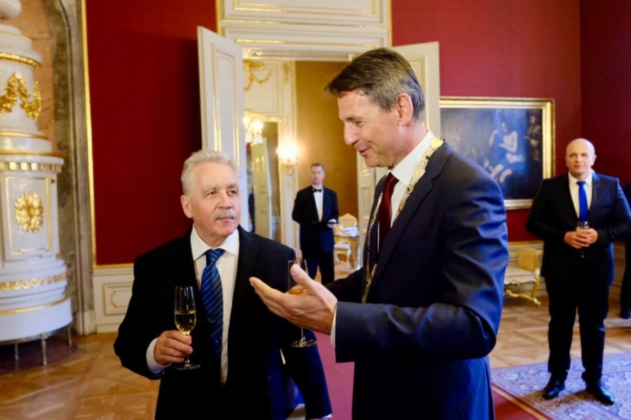 Cenu primátora si v piatok 20. apríla z rúk Iva Nesrovnala prevzalo 12 ocenených laureátov, foto 10