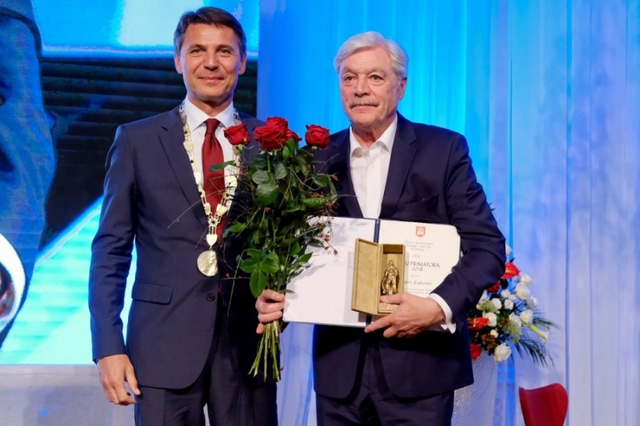 Cenu primátora si v piatok 20. apríla z rúk Iva Nesrovnala prevzalo 12 ocenených laureátov, foto 13