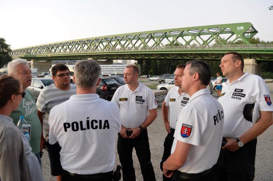 Farmári prišli do Bratislavy: polícia usmerňuje dopravu, jazdite zodpovedne, foto 5