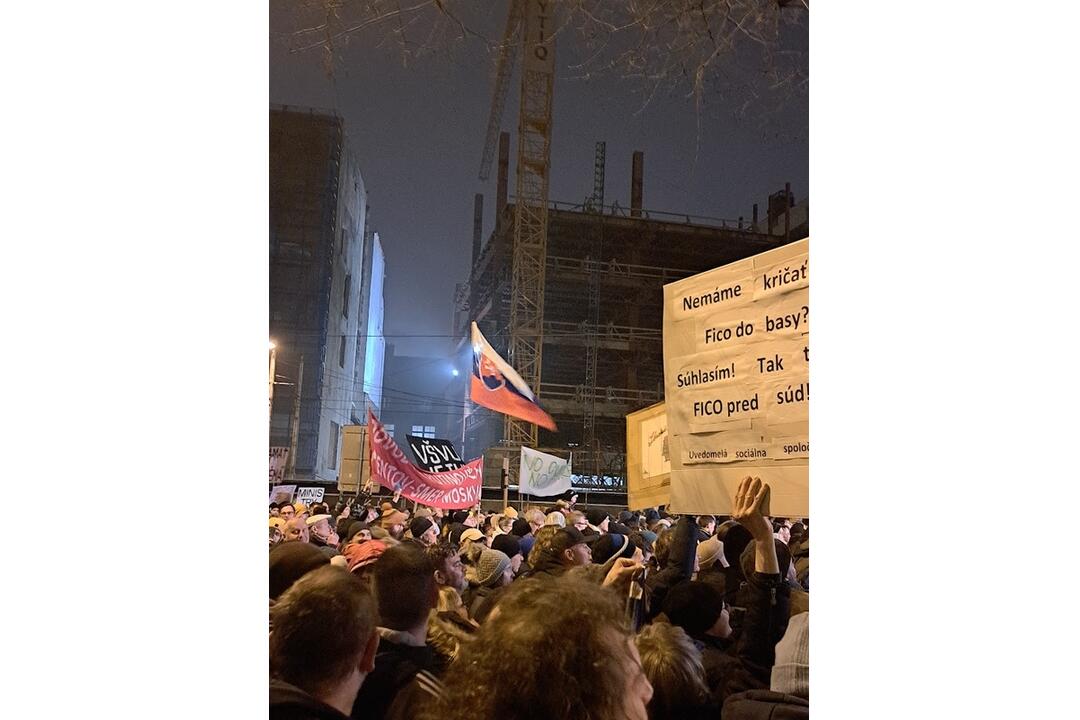 FOTO: Na opozičný protest v Bratislave prišiel opäť rekordný počet ľudí, foto 2