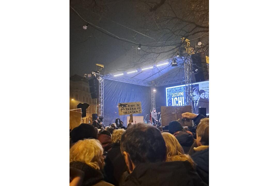 FOTO: Na opozičný protest v Bratislave prišiel opäť rekordný počet ľudí, foto 5