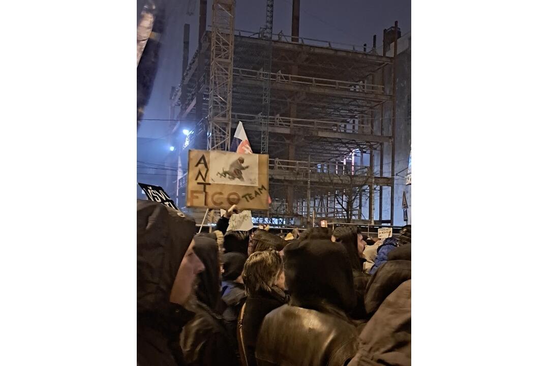 FOTO: Na opozičný protest v Bratislave prišiel opäť rekordný počet ľudí, foto 9