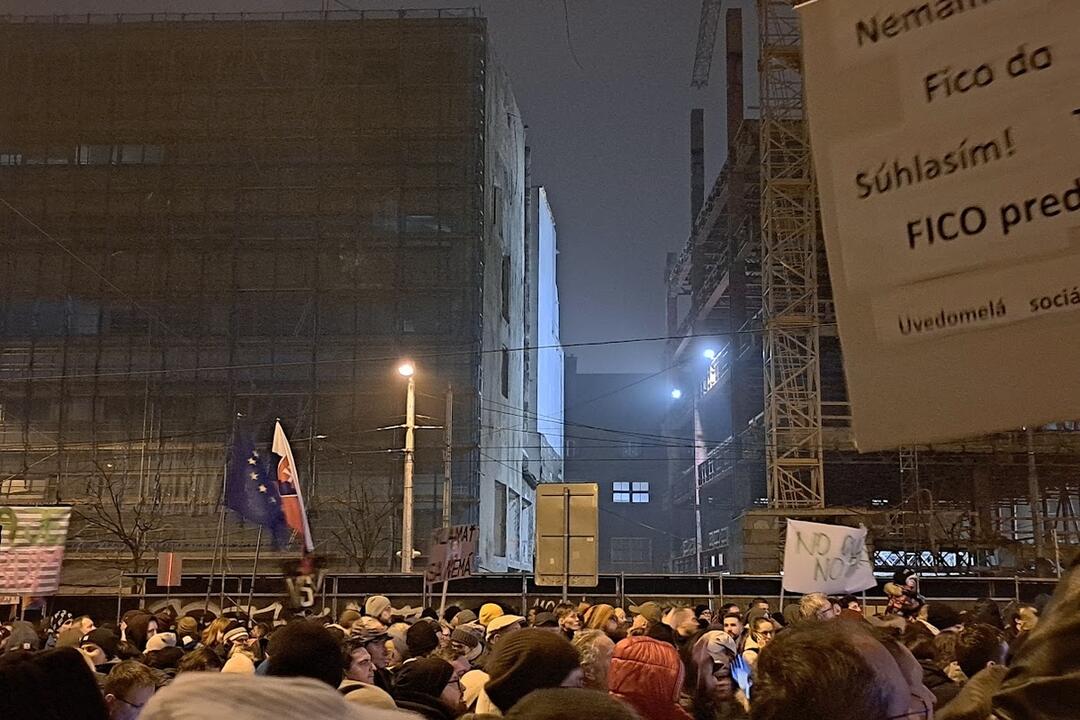 FOTO: Na opozičný protest v Bratislave prišiel opäť rekordný počet ľudí, foto 20
