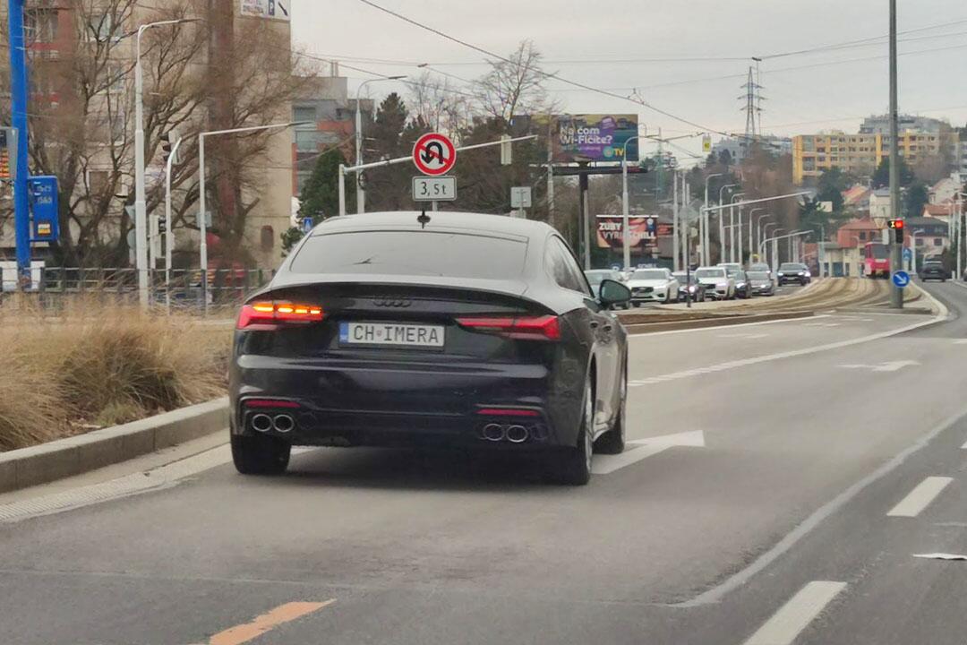 FOTO: Vodiči sú čoraz viac kreatívnejší so svojimi evidenčnými číslami. Tieto značky môžete stretnúť na cestách, foto 17