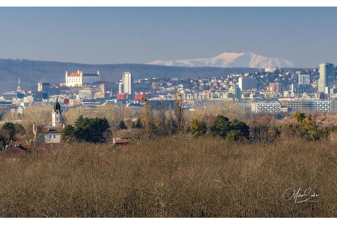FOTO: Z hradu Devín a aj z iných miest v Bratislave môžete vidieť rakúske Alpy, foto 1