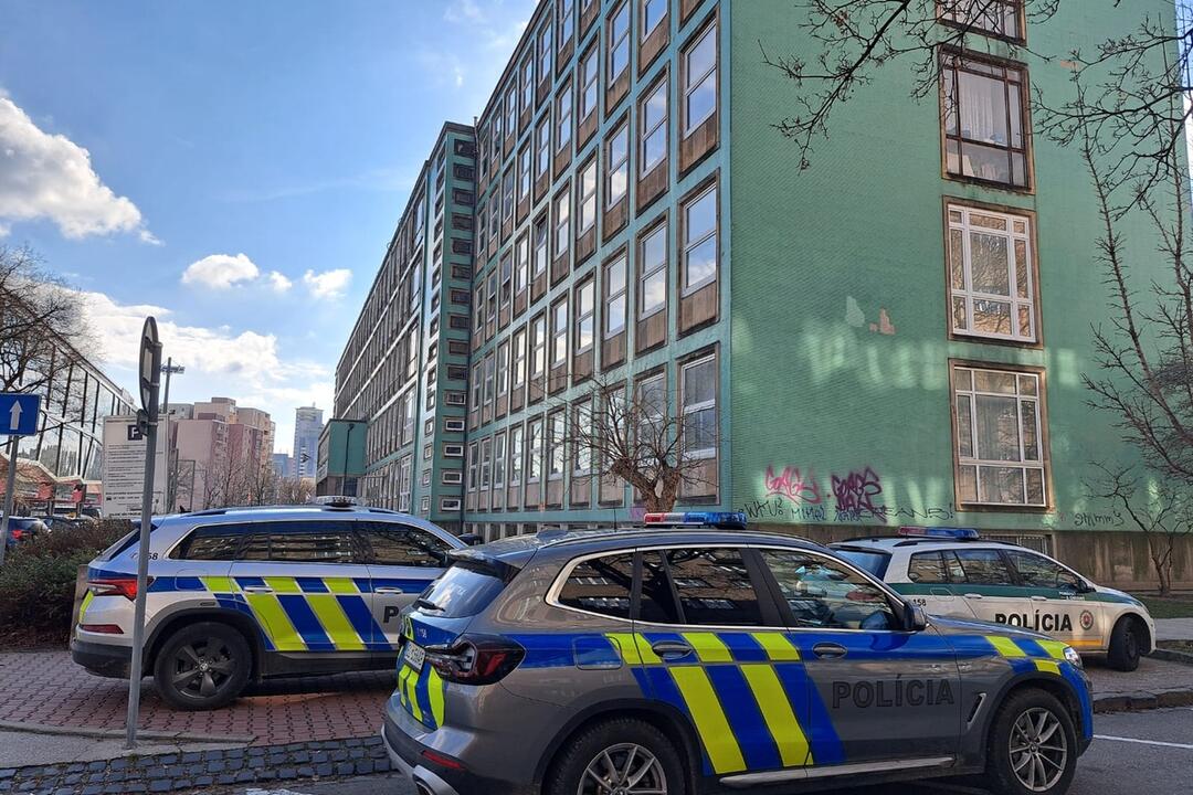 FOTO: Takto to aktuálne vyzerá pri Farmaceutickej fakulte Univerzity Komenského v Bratislave, foto 1