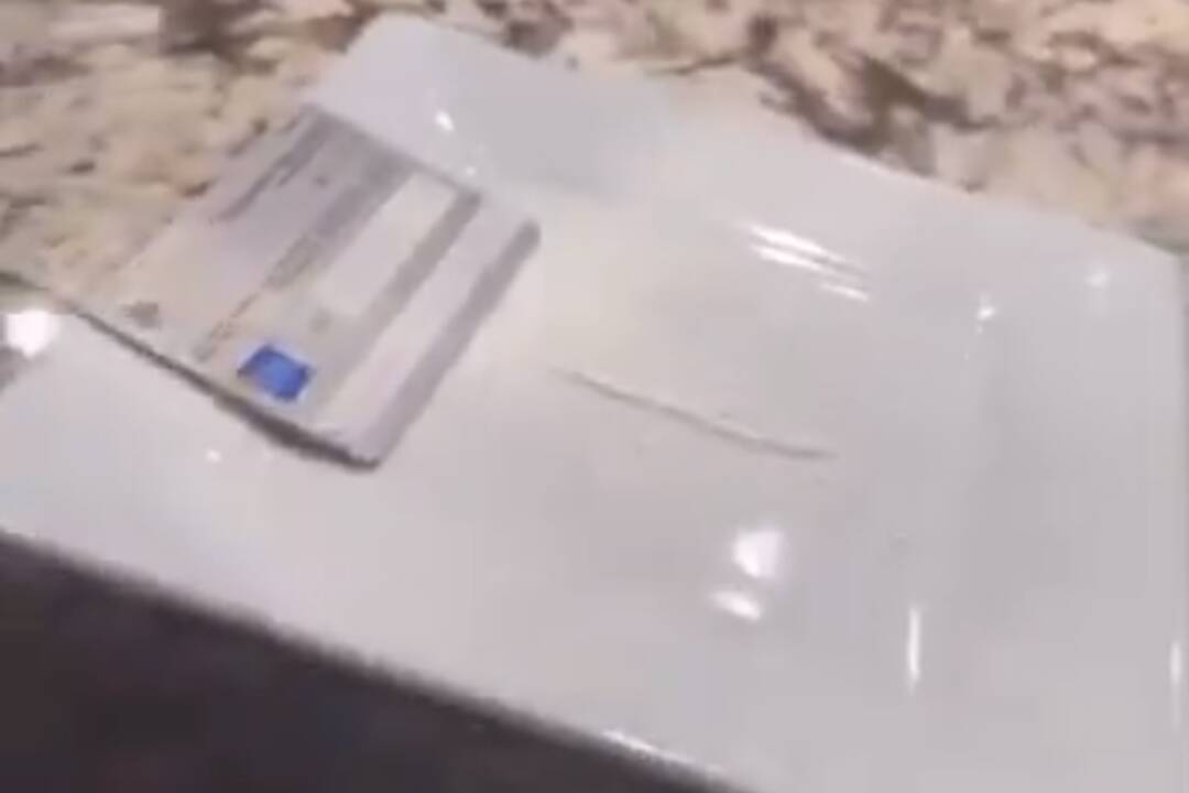 FOTO: Bratislavčanovi Adamovi Ružičkovi hrozí koniec v NHL pre video s bielym práškom, foto 3