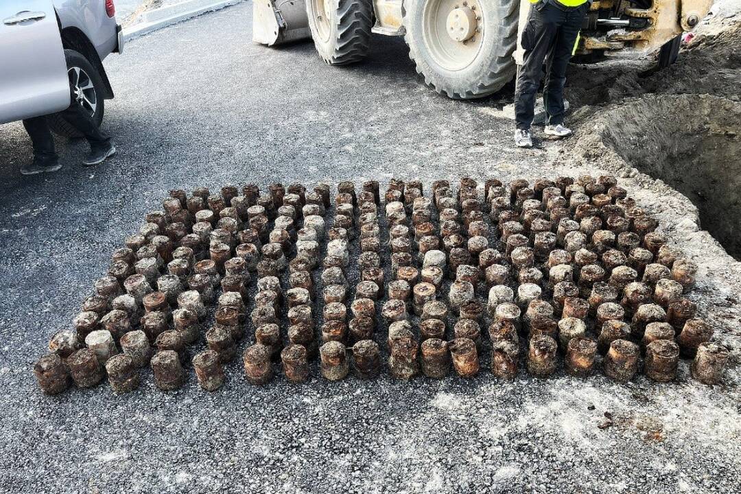 FOTO: V Petržalke polícia našla už viac ako tisíc kusov munície, foto 1