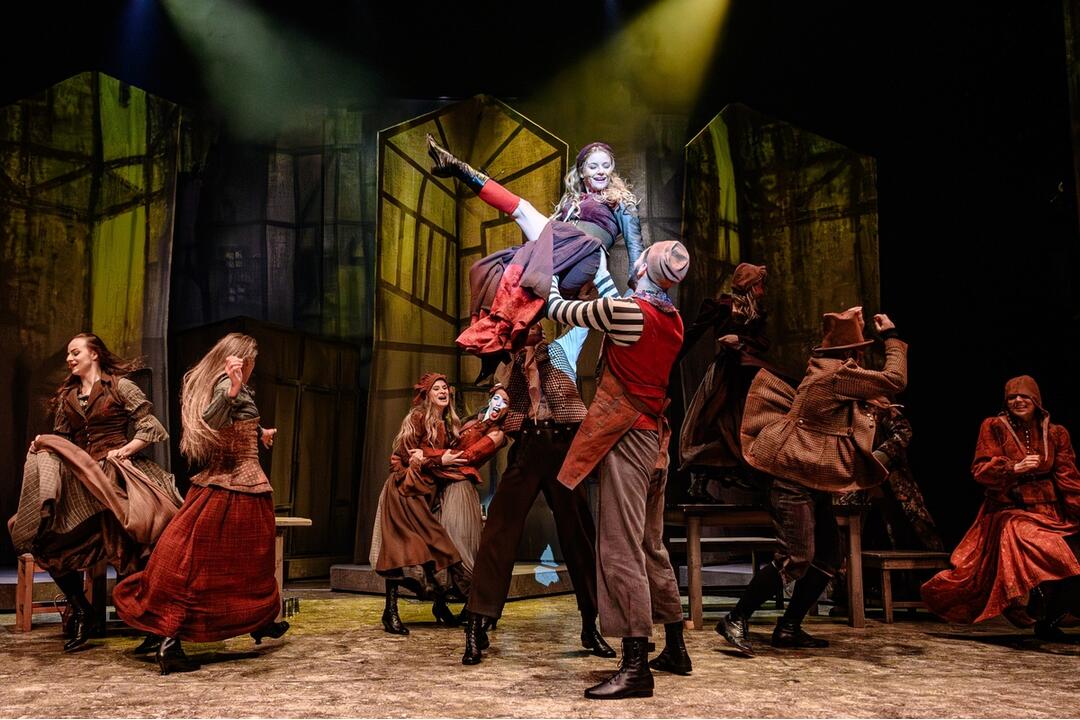 FOTO: Predstavenie Oliver! v divadle Nová scéna, foto 6