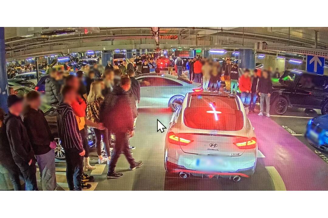 FOTO: Bratislavská polícia zasahovala na zraze automobilov, foto 2