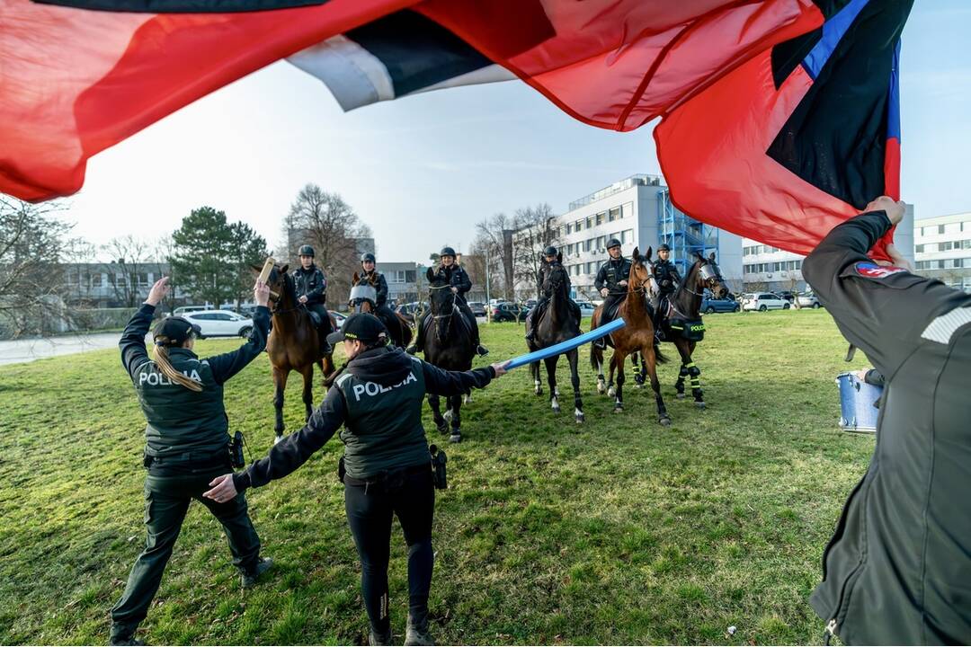 FOTO: Špeciálny deň s koňmi na policajnej akadémii v Bratislave, foto 5