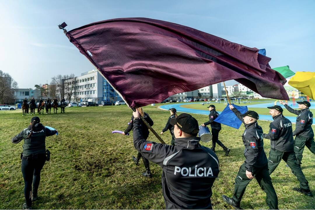 FOTO: Špeciálny deň s koňmi na policajnej akadémii v Bratislave, foto 8