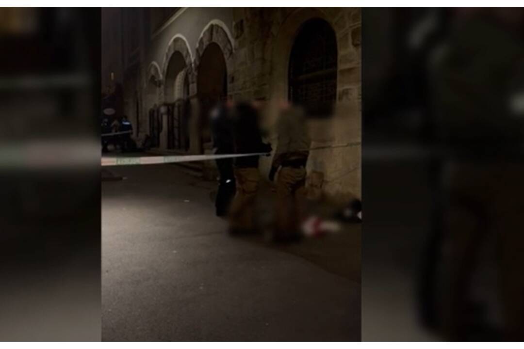 FOTO: Hádka v centre Bratislavy sa zmenila do útoku s nožom, foto 1