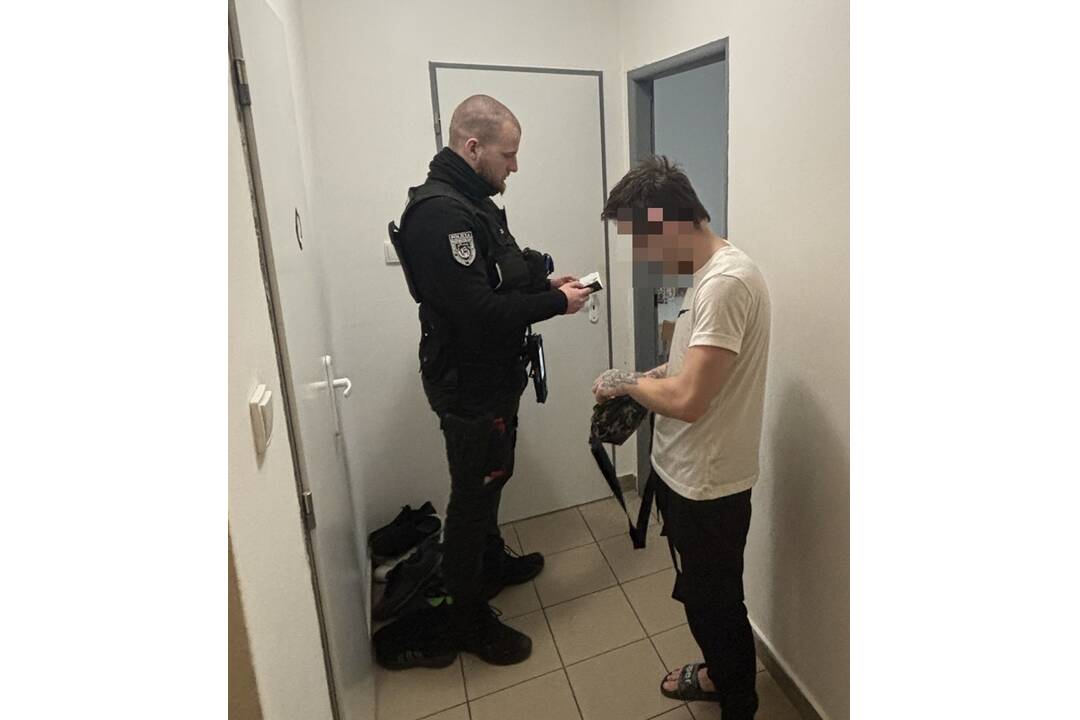 FOTO: Bratislavská polícia skontrolovala cudzincov na ubytovniach, foto 3