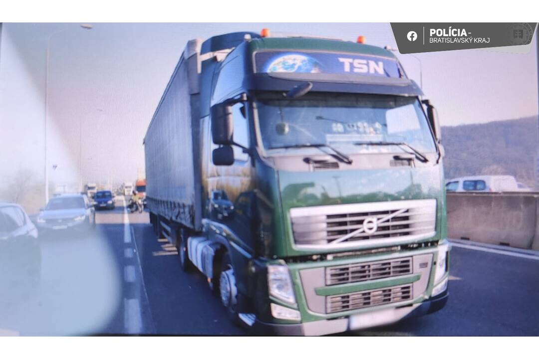 FOTO: Nehody na D2 20. marca 2024, foto 1