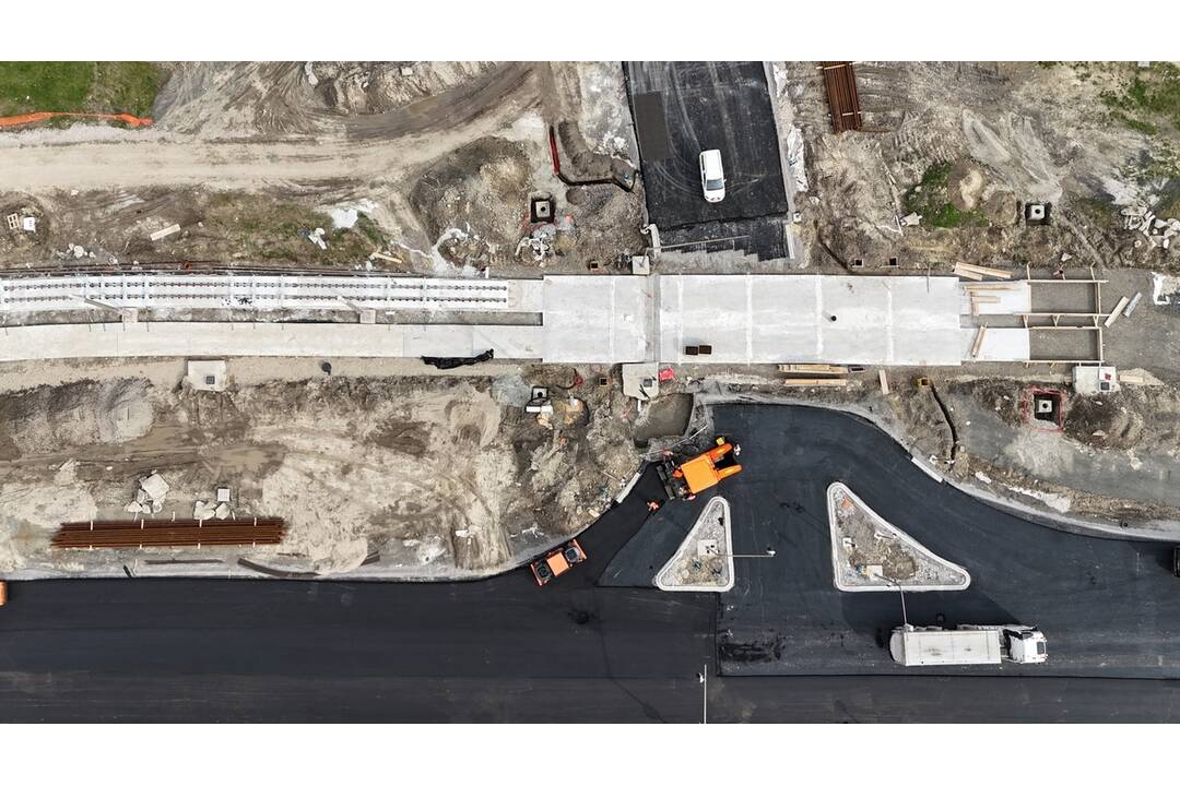 FOTO: Práce na električkovej trati v Petržalke napredujú , foto 2