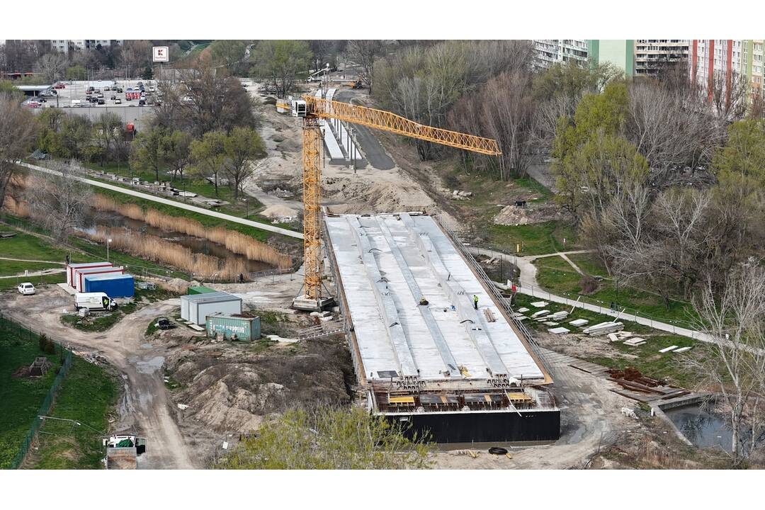 FOTO: Práce na električkovej trati v Petržalke napredujú , foto 9