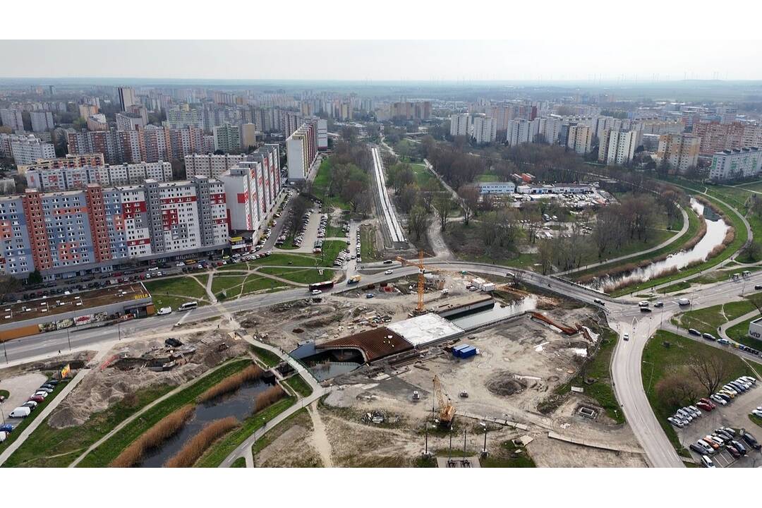 FOTO: Práce na električkovej trati v Petržalke napredujú , foto 13