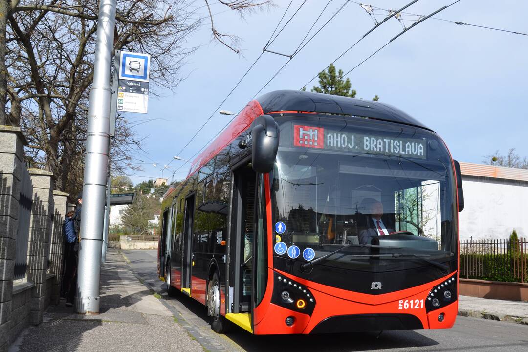FOTO: Od piatka budú na bratislavskej MHD linke 44 premávať nové trolejbusy, foto 4
