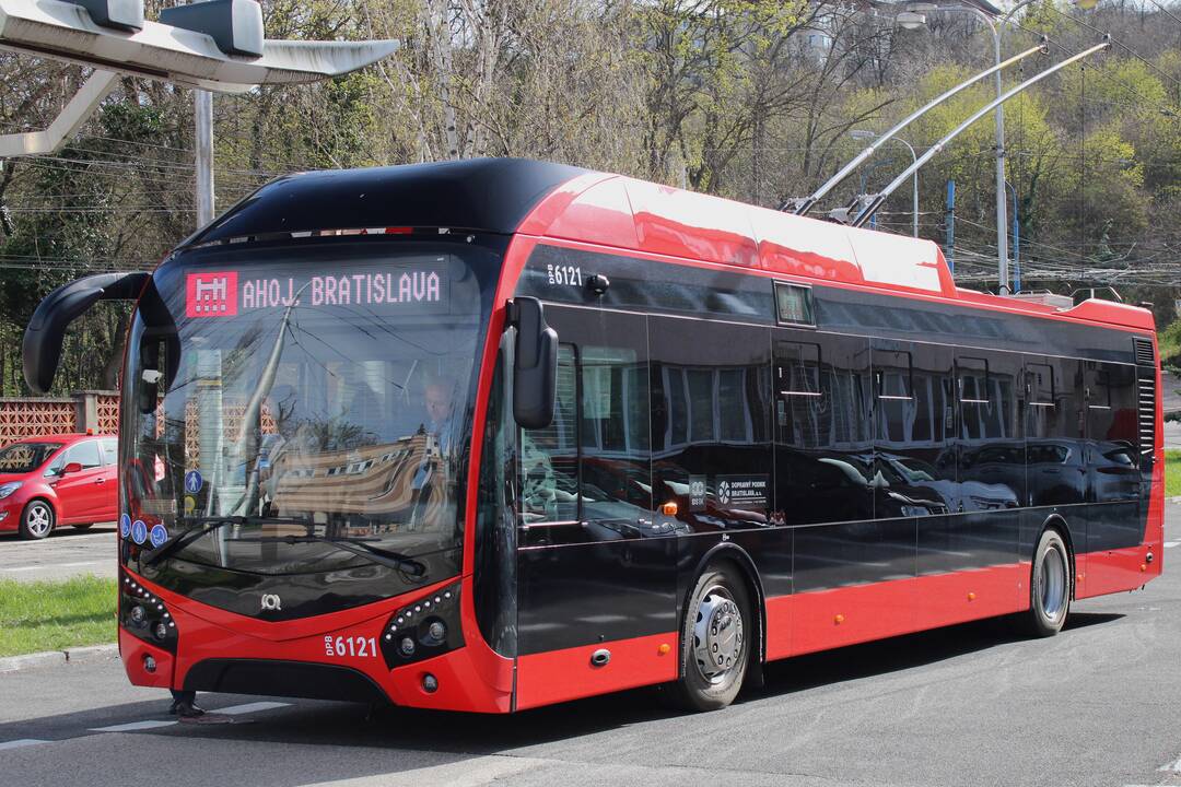 FOTO: Od piatka budú na bratislavskej MHD linke 44 premávať nové trolejbusy, foto 6
