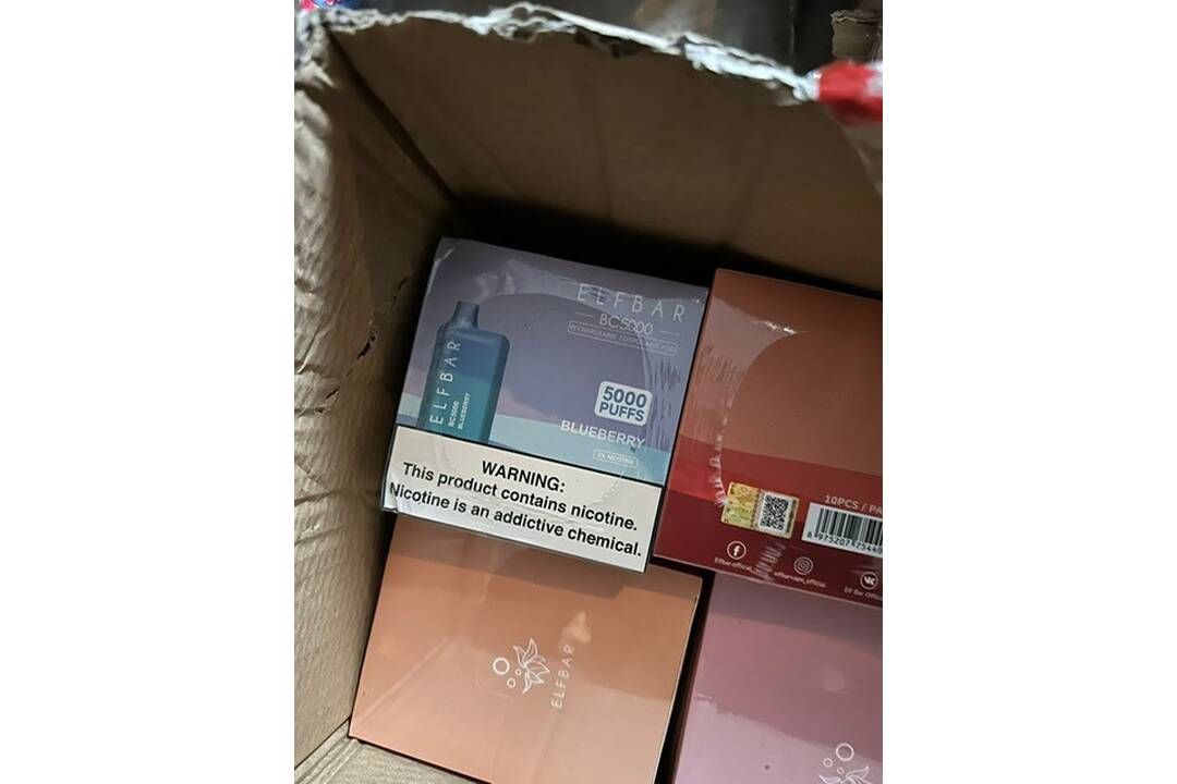 FOTO: Číňan v Bratislave pašoval e-cigarety za tisíce eur, foto 4