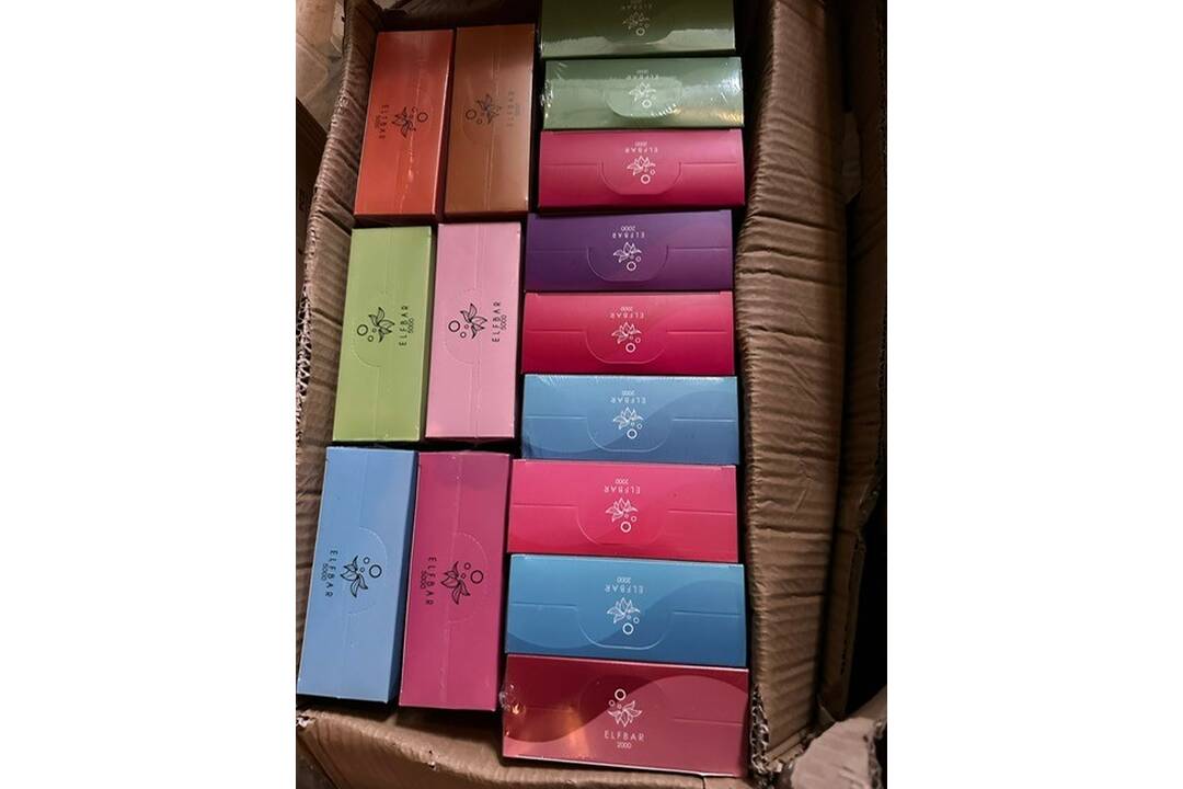 FOTO: Číňan v Bratislave pašoval e-cigarety za tisíce eur, foto 5