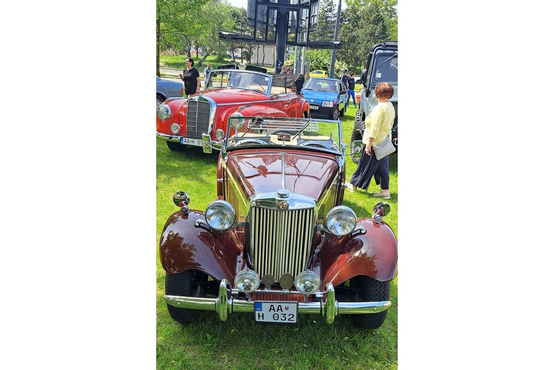 FOTO: Zraz veteránov v Dúbravke. Ktorý je váš obľúbený?, foto 6