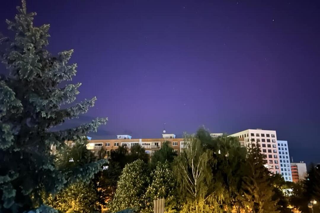 FOTO: Divadlo na oblohe. Takto vyzerala polárna žiara v Bratislavskom kraji, foto 2