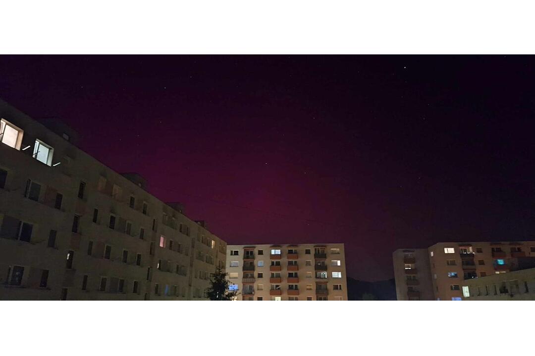 FOTO: Divadlo na oblohe. Takto vyzerala polárna žiara v Bratislavskom kraji, foto 8