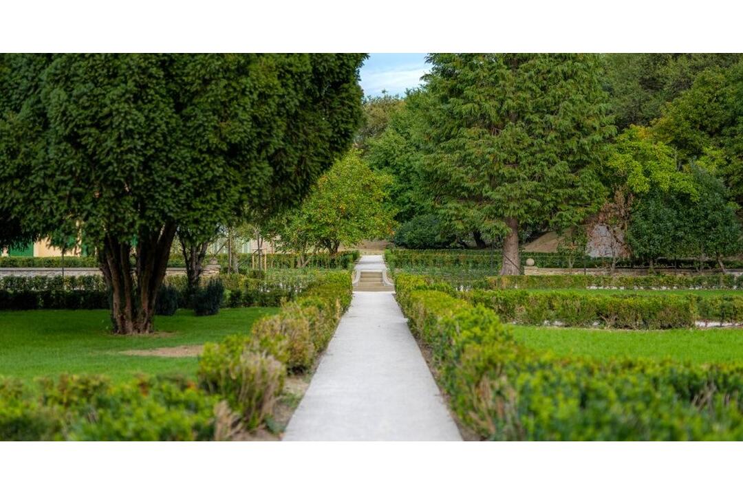 FOTO: Pozrite si ako vyzerá obnovená historická záhrada kaštieľa v Modre, foto 4