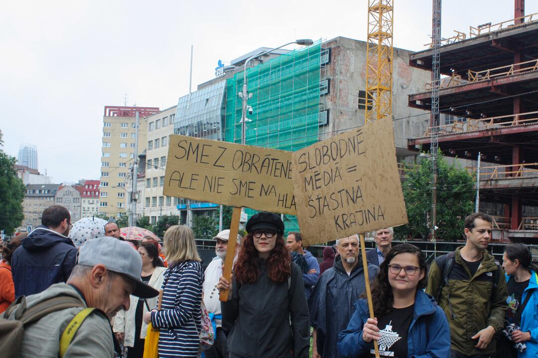 FOTO: Zamestnanci RTVS štrajkovali pred ministerstvom kultúry, foto 21