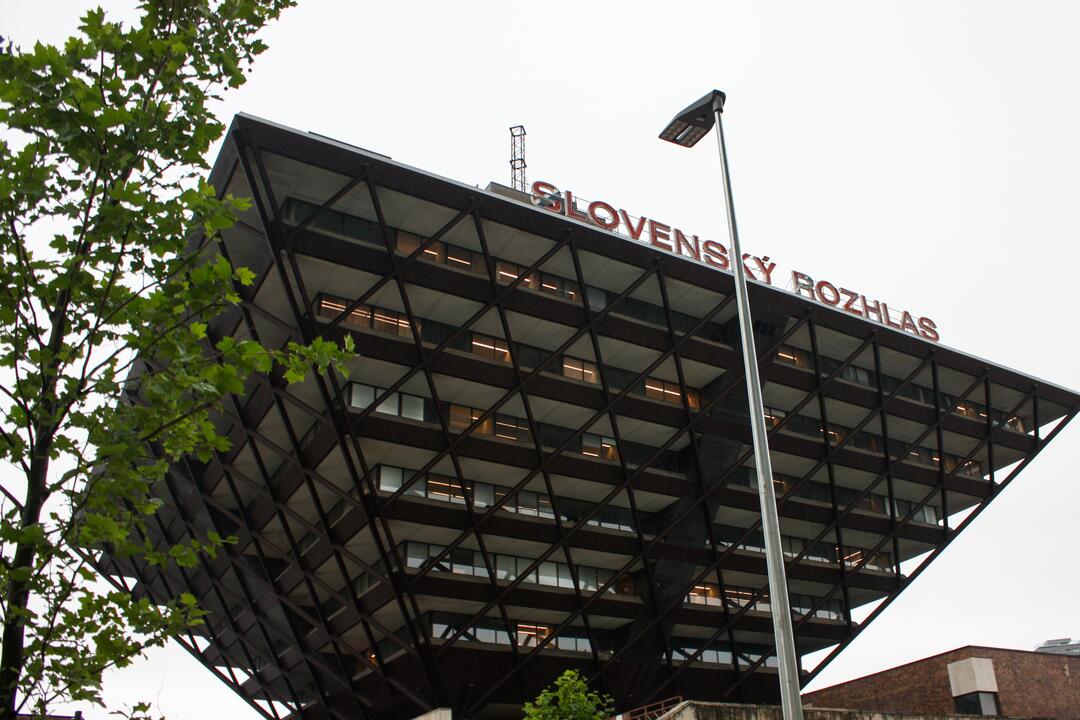 FOTO: Zamestnanci RTVS štrajkovali pred ministerstvom kultúry, foto 43