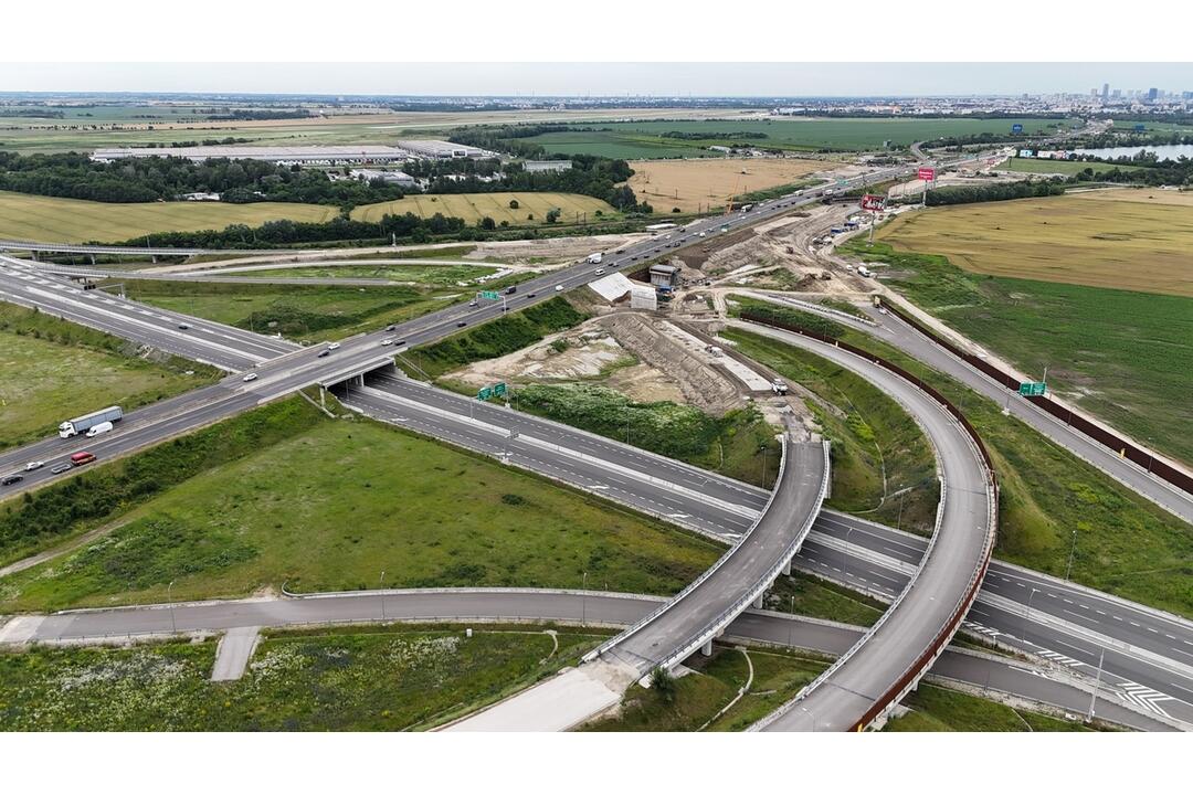 FOTO: Výstavba križovatky D1 a D4 pri Triblavine, foto 6