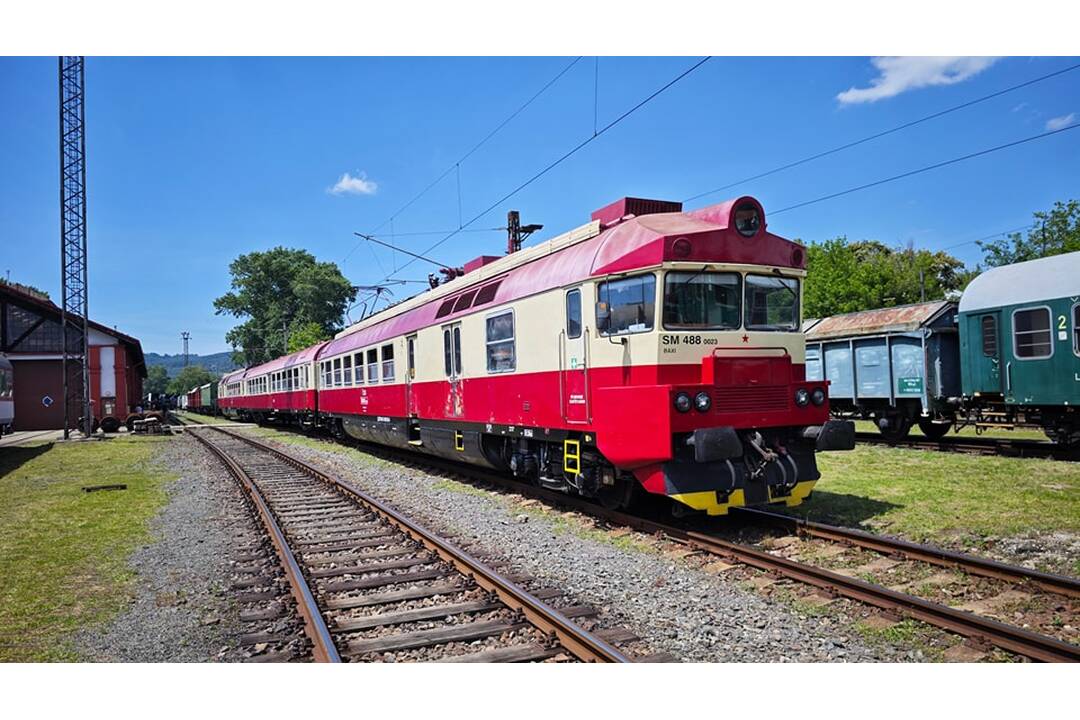 FOTO: V Rači sa koná celoslovenský zraz historických železničných vozidiel, foto 5