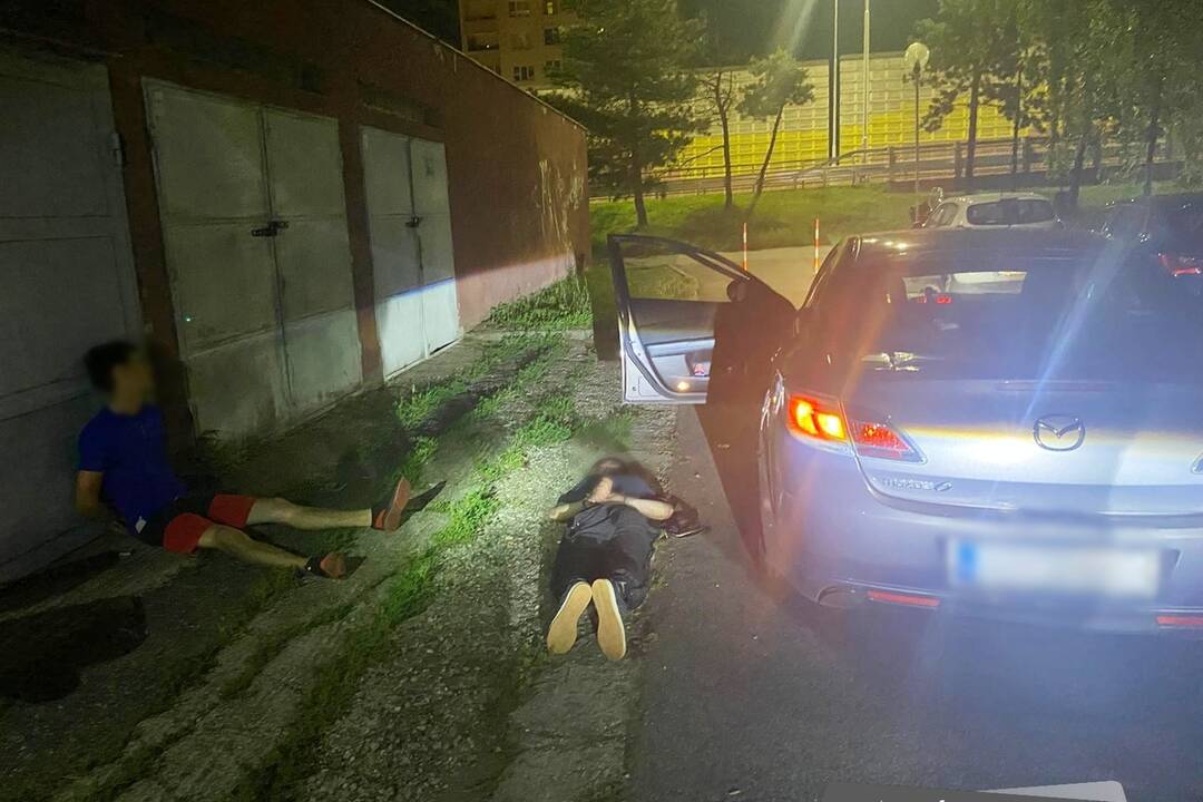 FOTO: 23-ročnému Ukrajincovi našli v aute drogy. Jedného z policajtov napadol, foto 1