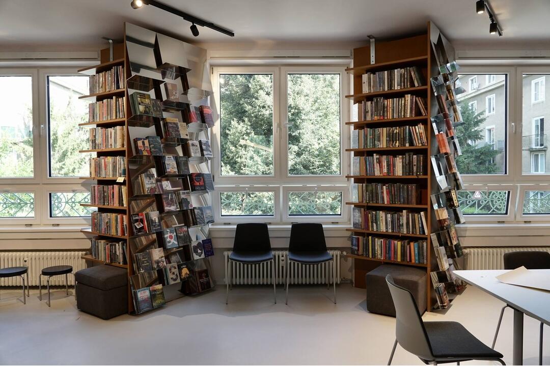 FOTO: Staromestská knižnica na Záhrebskej opäť ožila. Takto vyzerá po rekonštrukcii, foto 6