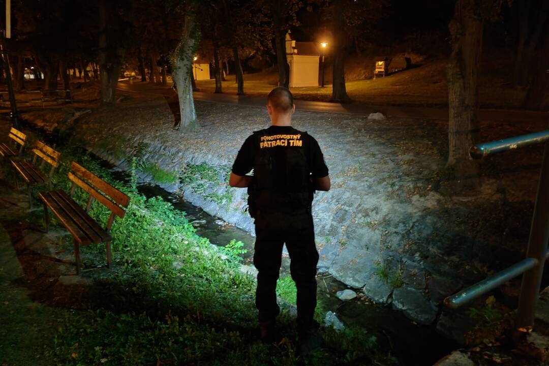 FOTO: Pohotovostný pátrací tím hľadal v Marianke 40-ročnú Zuzanu, foto 6